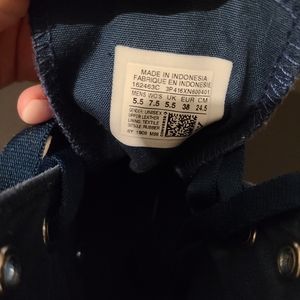 Unisex Blue suede converse